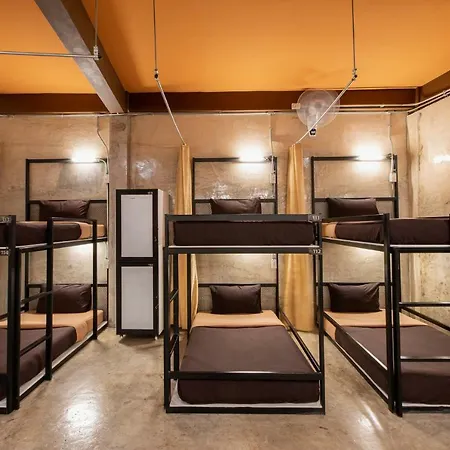 The Alley Hostel&Bistro
