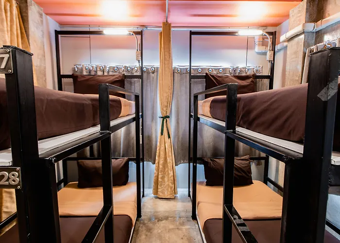 The Alley Hostel&bistro *